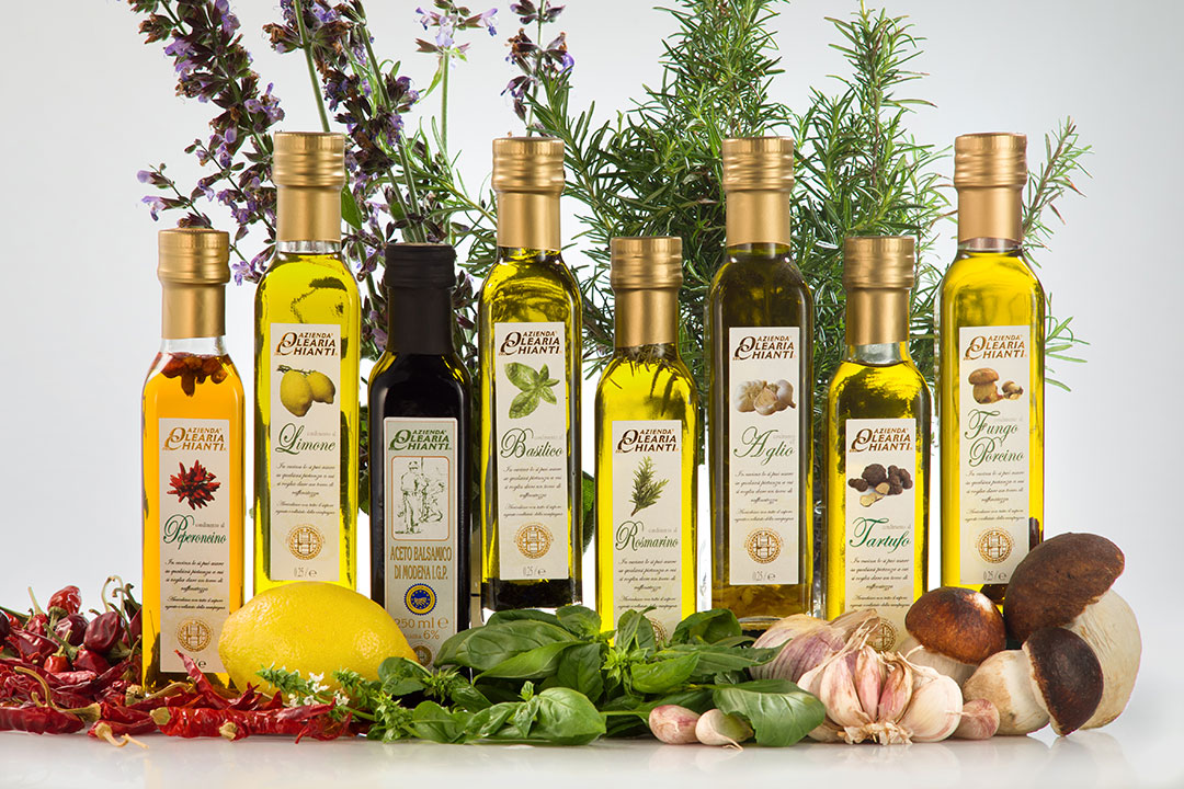 Оливковое масло со скидкой. Oliva Extra Virgin Olive Oil. Ароматизированное оливковое масло. Оливковое масло с добавками. Оливковое масло с пряностями.